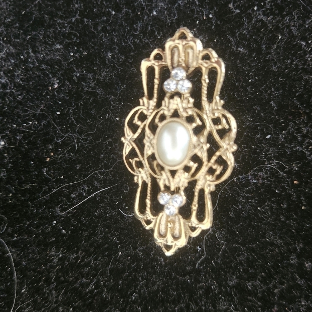 Vintage Brooch with faux pearl center and rhinestones